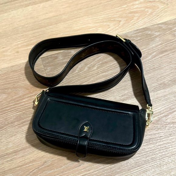 Beautiful Louis Vuitton Clutch / Bag - Monogram in Black and brown - Picture 1 of 7